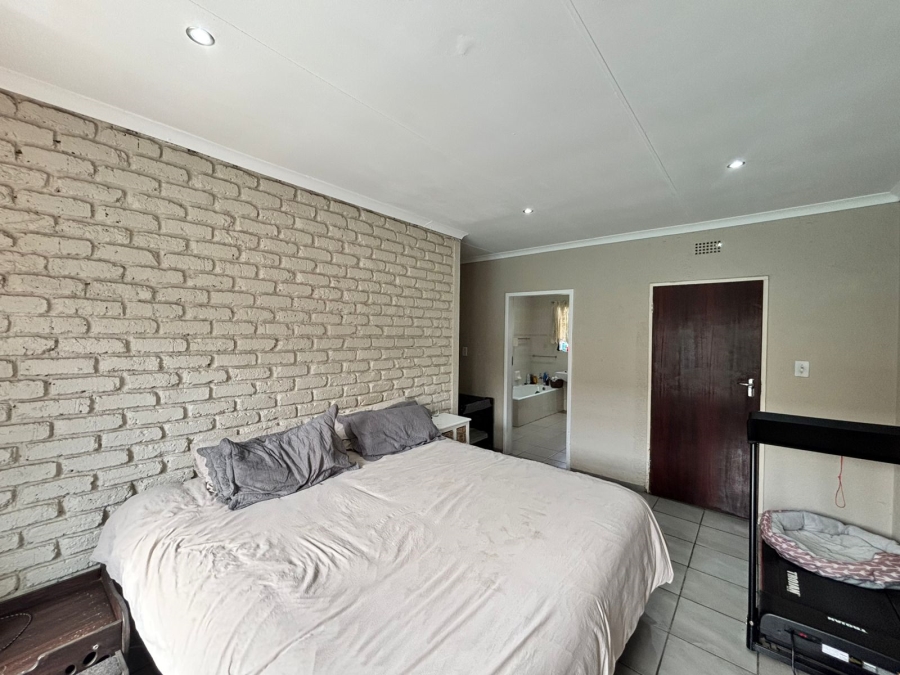 3 Bedroom Property for Sale in Flimieda North West